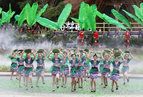 중국 하이난 우즈산에서 개최된 'Rainforest and You' 체험 행사