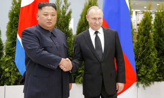 김정은 북한 노동당 총비서(왼쪽)와 블라디미르 푸틴 러시아 대통령 [이미지출처=연합뉴스]