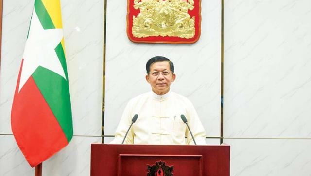 지난해 8월 미얀마 군부 수장인 민 아웅 흘라잉 최고사령관이 국영방송에 출연해 쿠데타 6개월 기념 연설을 하고 있다. 글로벌 뉴라이트 미얀마 캡처