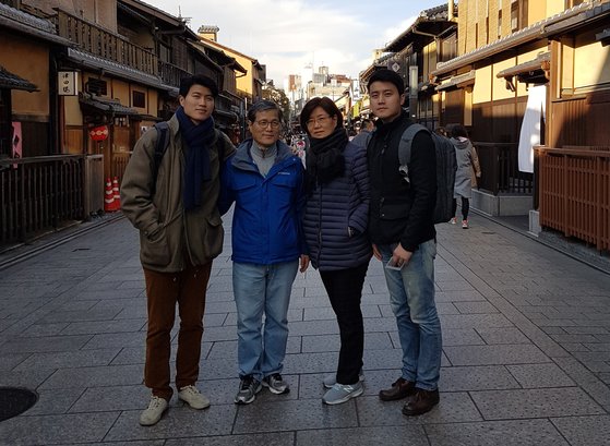 가족과 함께 F&B 트렌드를 공부하기 위해 떠났던 일본 오사카 여행 당시의 모습. 사진 신충진
