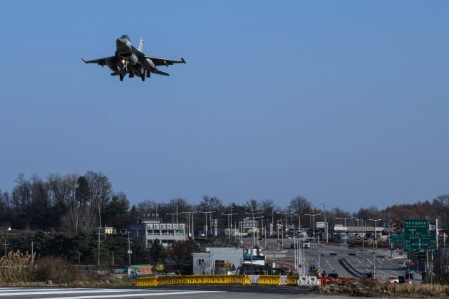 한국 공군의 KF-16 전투기. 사진=연합뉴스