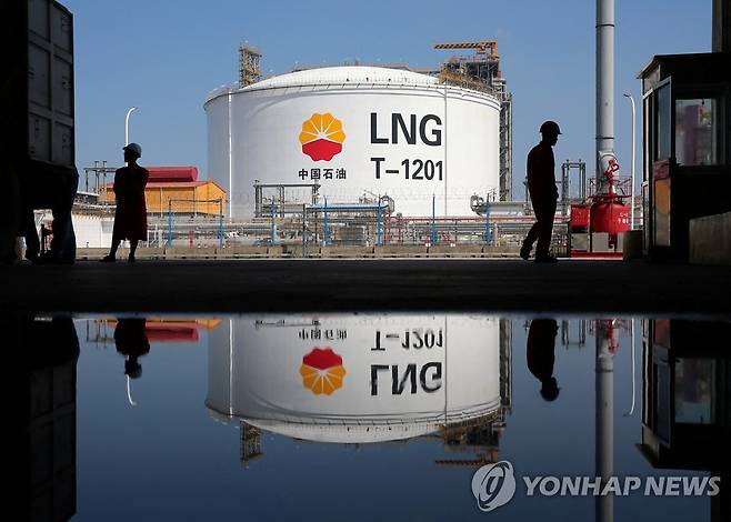 중국 LNG 저장 탱크 [로이터 연합뉴스 자료사진]