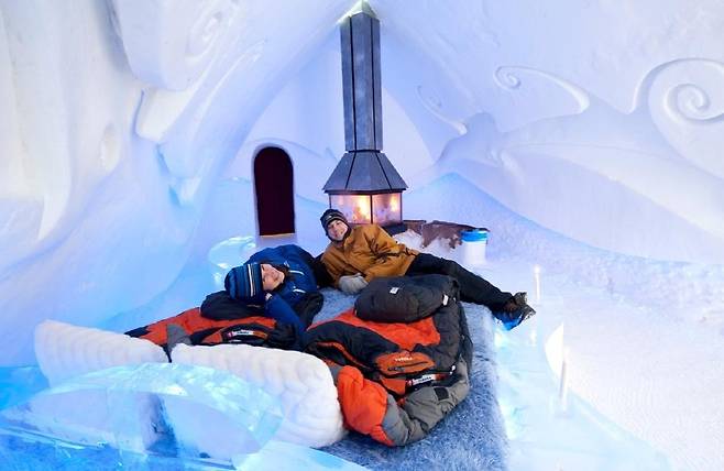 벽난로가 있는 프리미엄 디럭스 스위트룸  [캐나다관광청 제공]