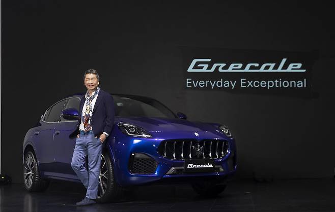 기무라 다카유키 마세라티 아시아·태평양(APAC) 지역 총괄대표가 그레칼레와 포즈를 취했다.