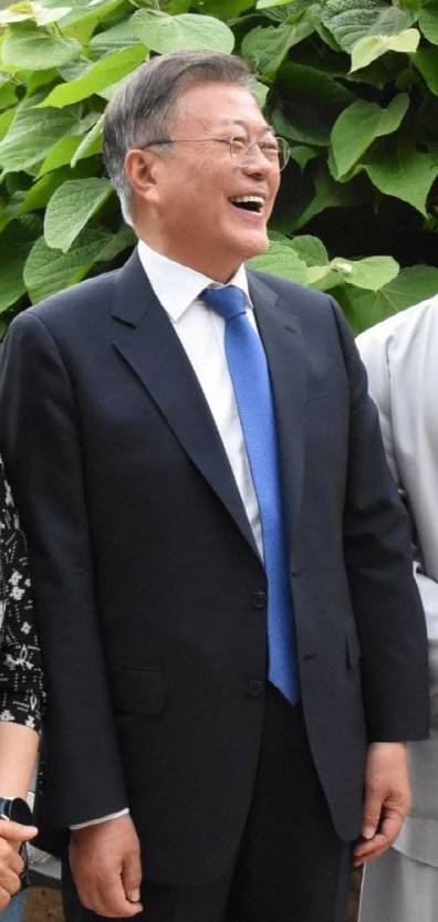 문재인 전 대통령(사진=문재인 전 대통령 페이스북 캡처).