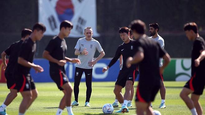 24일 우루과이와의 대결을 앞두고 현지에서 훈련 중인 한국 대표팀