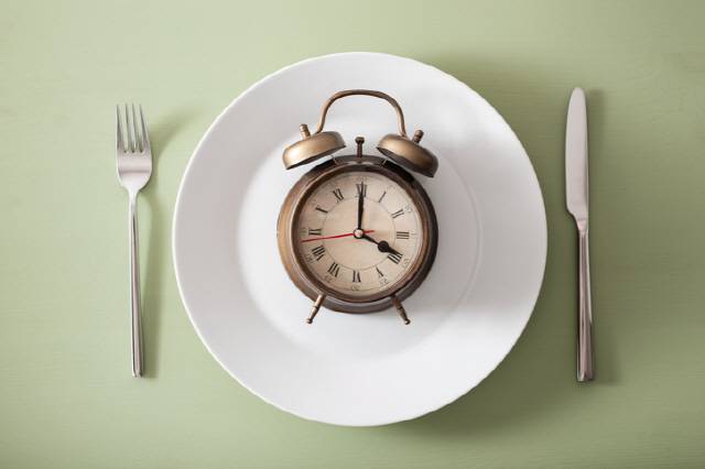 간헐적 단식이 조기 사망 위험을 높인다는 연구 결과가 나왔다./사진=게티이미지뱅크
