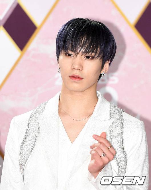 [OSEN=이대선 기자] 27일 오후 경기도 고양시 킨텍스에서 ‘2019 KBS 가요대축제’ 포토월 행사가 열렸다.그룹 아스트로 라키가 포토타임을 갖고 있다. /sunday@osen.co.kr