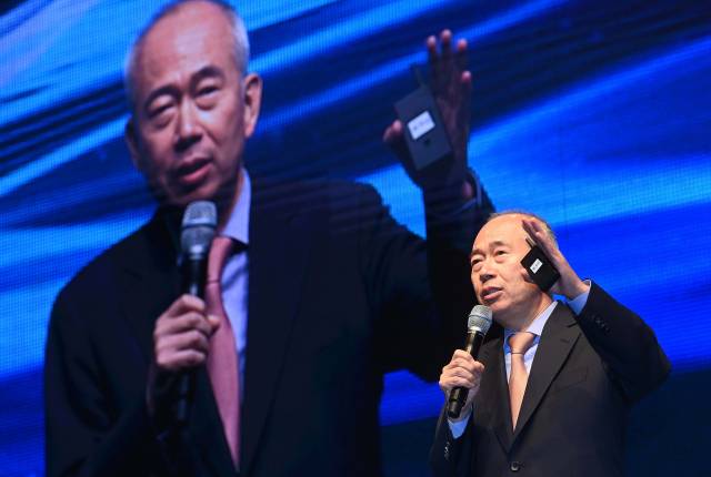 15일 신라호텔 다이너스티홀 에서 열린 서울경제 미래컨퍼런스 2022 에 참석한 황철주 주성엔지니어링 대표가 기업의 인재육성과 선순환 생태계에 대해서 강연을 하고 있다./이홎재기자. 2022.09.15