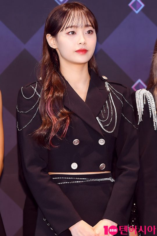 Blockberry Creative, the agency of girl group Loona, said it will expulsion member Chuu.On the 25th, Block Berry Creative said in an official fan cafe in Loona, We have decided to expulse and exit our artist Chuu (real name Kim Ji-woo) from Loona members on November 25, 2022 and announce it to our fans.There have been a lot of stories about Loona Chuu this year, but we and Loona members have spent time without expressing any position to avoid problems due to concerns about the development of their team and fans, he added.Block Berry Creative said, This was an expression of the Loona members affection for the team and their willingness to show only good things through the stage and content, rather than telling the truth because of their care for their fans.We have recently been informed about the Gut, including Chuus Rant, to our staff, and the fact that we have been investigated has been called for, and the company representative is apologizing and comforting the staff, and we have decided to take responsibility and Exit Chuu from Loona.Blockberry Creative said, First of all, we will officially apologize to the staff who have been greatly hurt by this incident, and we will do our best to comfort them and devote ourselves to the treatment, and we will do our best to help them return to normal life.In addition, he said, I apologize to the fans who have loved and supported Loona so far, and I sincerely apologize for the fact that 12 people have not been able to stay together until the end. We and Loona will go back to the beginning and do our best so that there will be no such thing in the future. He said.Block Berry Creative said, Loona members did not work solely for personal benefit or benefit, and did nothing to challenge the team because they knew the grace of the fans who made it possible to come to the present place.I will return to the end and I will repay the love of everyone who supports Loona. Finally, We and Loona members will act with gratitude to all staff members who work together and will not forget their gratitude.In order to prevent this from happening again, we will strive to reward the sacrifice and dedication of the artists and staff. We apologize to the staff and fans once again for the inconvenience caused by this incident. 