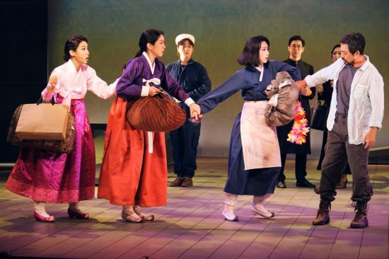 뮤지컬 '알로하, 나의 엄마들'. 사진제공 = 세종문화회관