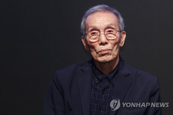 오영수, 배우의 눈빛 (서울=연합뉴스) 진연수 기자 = 배우 오영수가 21일 오전 서울 종로구 서경대학교 공연예술센터에서 열린 공연관광 페스티벌 '2022 웰컴 대학로' 기자간담회에서 취재진의 질문을 듣고 있다. 2022.9.21 jin90@yna.co.kr (끝)