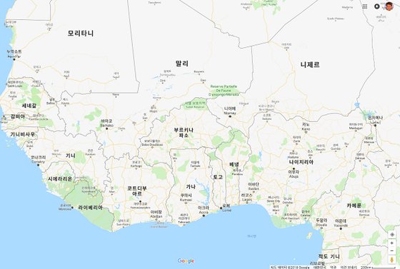 한국 국민 2명이 탄 유류운반선이 24일 억류됐던 기니만 인근 해역. 구글 캡쳐.