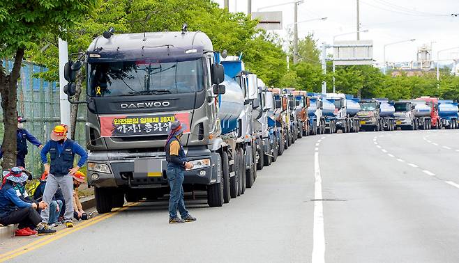 화물연대 파업으로 시민들의 불편이 커질 전망이다. /사진=뉴시스