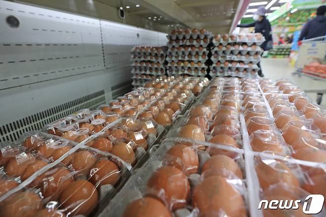 대형마트에 판매 중인 계란. (사진은 기사 내용과 무관함) /뉴스1 ⓒ News1 황기선 기자