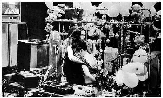 백남준, '오페라 섹스트로니크' 퍼포먼스의 한 장면 [백남준아트센터]