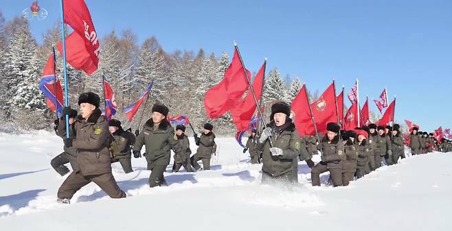 조선중앙TV가 백두산지구 혁명전적지를 비롯한 전국의 혁명전적지, 혁명사적지들로 답사 행군길이 이어가고 있다고 보도했다. [연합]
