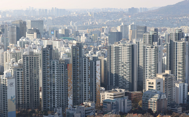 23일 서울 강남구 삼성동 아셈타워에서 바라본 강남 일대 아파트 단지 모습. 사진 제공=연합뉴스