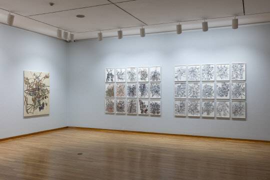 '어떤 삶, 어떤 순간' 전시 전경. 금호미술관 제공