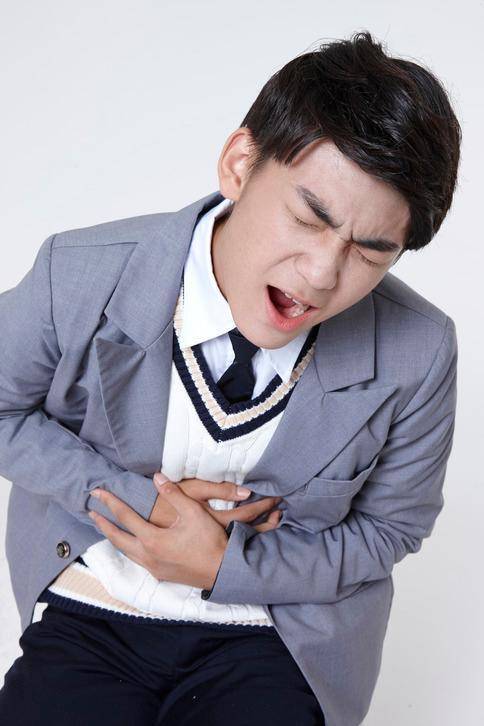 고환이 꼬일 때 12시간 이내 병원에서 치료를 받지 않으면 고환으로 통하는 혈류가 막혀 고환이 괴사해 심하면 제거해야 한다. 게티이미지뱅크