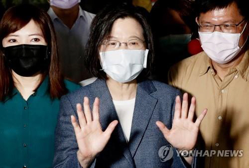 : 차이잉원(가운데) 대만 총통. 연합뉴스