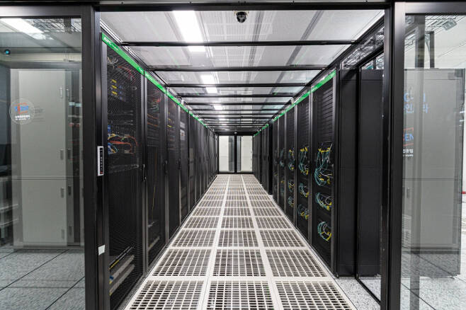 광주과학기술원(지스트) 슈퍼컴퓨팅 센터에 구축된 DREAM(드림)-AI 슈퍼컴퓨터. 광주 인공지능산업융합사업단 제공