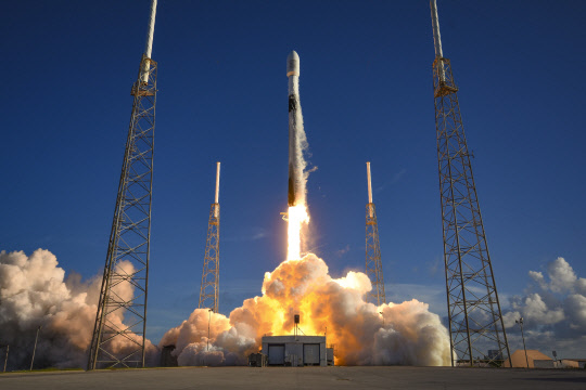 지난 8월 미국 케네디우주센터에서 발사된 우리나라 첫 달 궤도선 '다누리' 발사 모습.