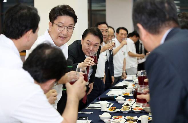 윤석열 대통령이 지난 8월25일 충남 천안시 재능교육연수원에서 열린 \