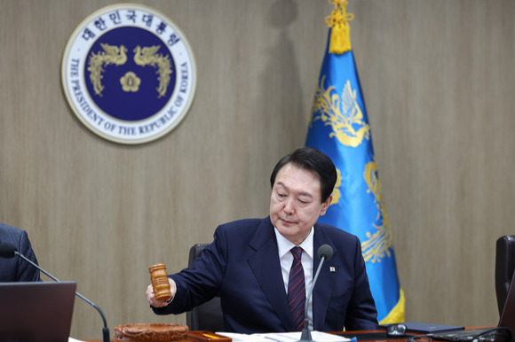 윤석열 대통령이 22일 서울 용산 대통령실 청사에서 열린 국무회의를 주재하고 있다. 2022.11.22. [사진=대통령실]