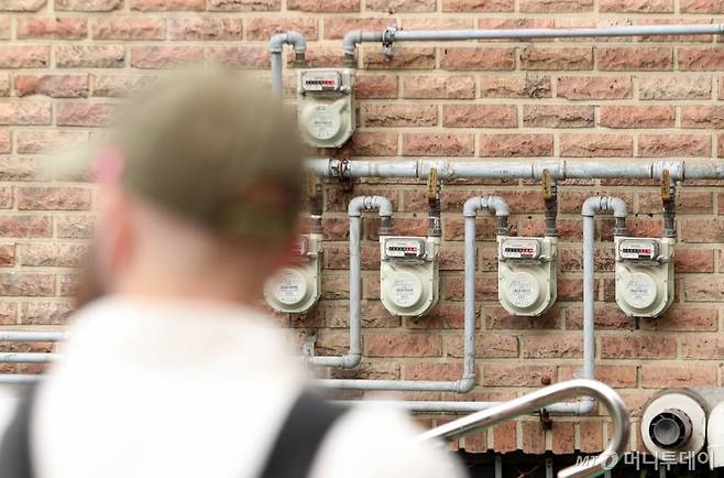서울시내 한 주택가에 가스 계량기가 설치돼 있다. /사진=김휘선 기자 hwijpg@