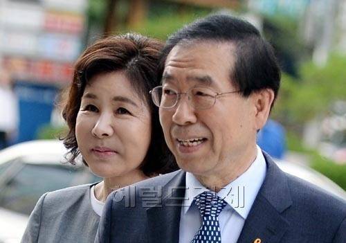 고(故) 박원순 전 서울시장과 부인 강난희(왼쪽) 씨. [헤럴드경제DB]