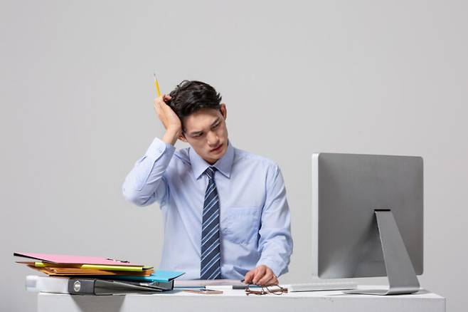 스트레스는 여러 통증을 불러일으켜 건강한 방식으로 해소해야 한다. [사진=게티이미지뱅크]