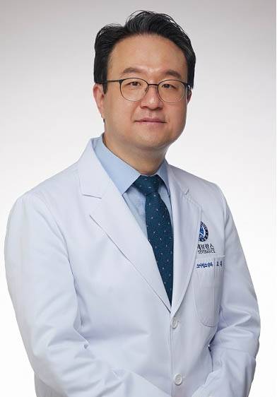 고홍 교수는 “FMT는 건강한 사람의 장내 미생물을 질병이 있는 환자에게 이식방법을 활용해 치료하는 신의료기술”이라며 “이번 국책사업을 통해 데이터를 구축, 향후 치료제 개발까지 이어질 수 있도록 최선을 다하겠다”고 밝혔다.