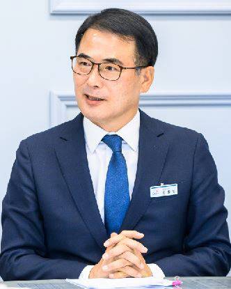 장충남 남해군수는 고향사랑기부제가 남해군이 처한 어려움을 극복하는 하나의 계기가 되길 바란다고 말했다.