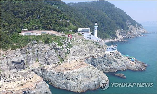 영도등대 전경 [부산해양수산청 제공]
