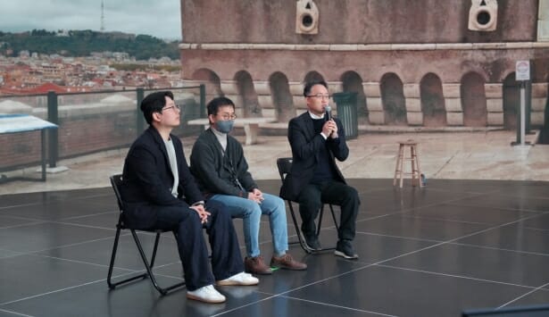 왼쪽부터 브이스테이지 최찬 프로젝트 매니저, 김우형 감독, 고병현 상무.