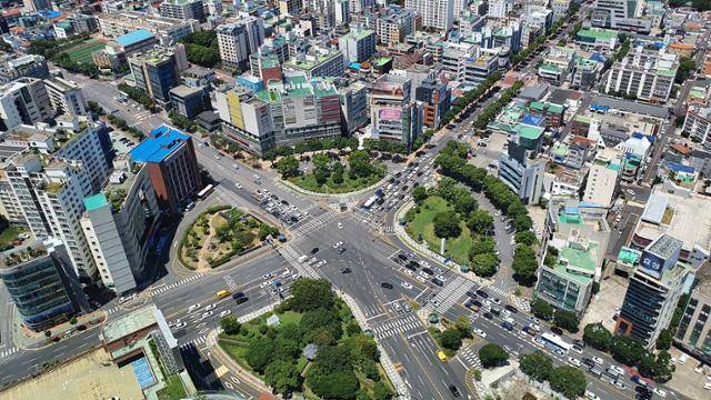 제주시 도심 전경. 김영헌 기자