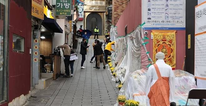 28일 오후 참사 한 달여가 지난 이태원 사고 현장 / 사진 = 연합뉴스