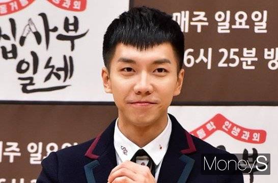 가수 겸 배우 이승기가 SBS ‘집사부일체’ 시즌2(이하 ‘집사부2’) 합류를 망설이고 있는 가운데 그 이유에 관심이 쏠리고 있다. 사진은 지난 2018년 1월 서울 양천구 목동 SBS에서 열린 일요 예능 '집사부일체' 제작발표회에 참석한 가수 겸 배우 이승기. /사진=임한별 기자