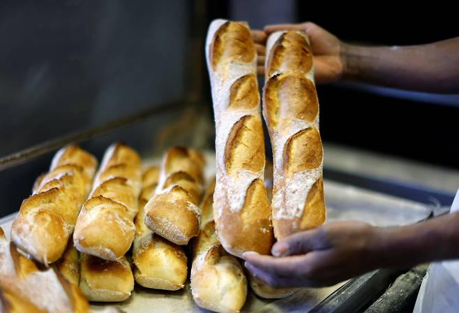 프랑스의 '국민빵' 바게트가 지난달 30일(현지시각) 유네스코(UNESCO) 무형문화유산으로 지정됐다. 사진은 바게트 모습. /사진=로이터
