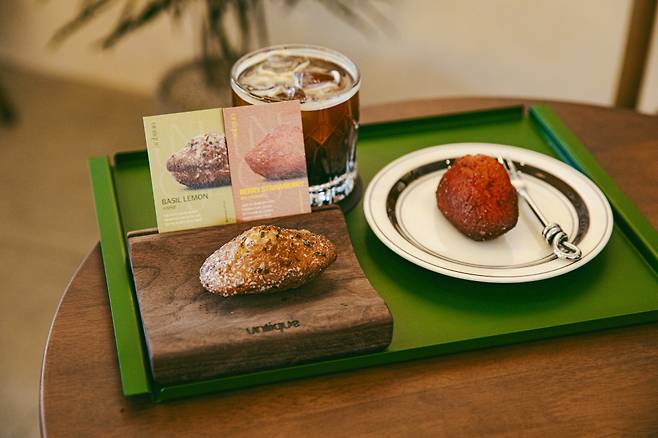 다양한 맛을 더한 언티크의 프리미엄 마들렌