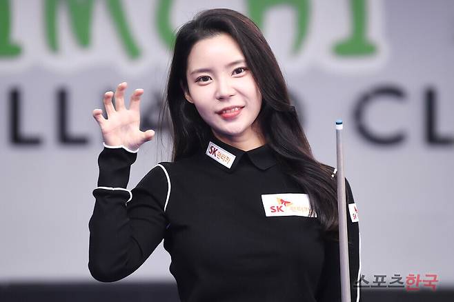 프로당구 선수 이우경이 스포츠한국과의 인터뷰에서 포즈를 취하고 있다. ⓒ이혜영 기자 lhy@hankooki.com