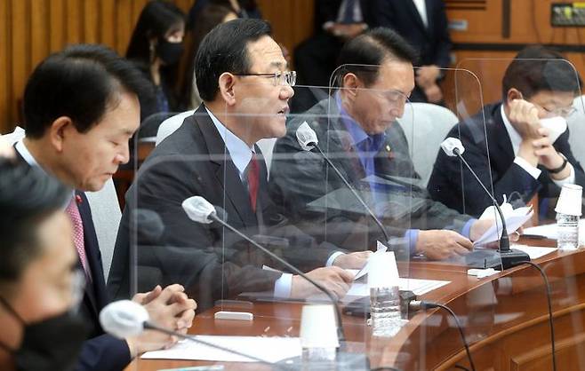 주호영 국민의힘 원내대표가 2일 오전 국회에서 열린 원내대책회의에서 모두 발언을 하고 있다. ⓒ데일리안 박항구 기자