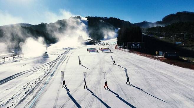 2일 ㈜HJ매그놀리아용평호텔앤리조트(용평리조트)가 스키장을 공식 개장, 오픈 세레머니를 펼치고 있다. 용평리조트 제공