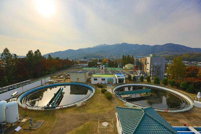 경기 과천시 환경사업소(하수종말처리장) 전경. 과천시청 제공