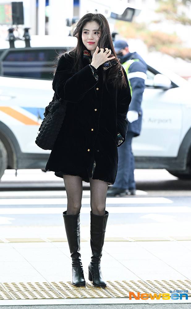 공항에 뜬 ‘여신’