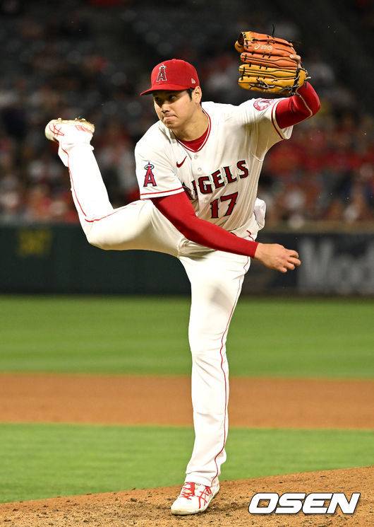 [OSEN=애너하임(미국 캘리포니아주), 최규한 기자]6회초 에인절스 선발 오타니 쇼헤이가 힘차게 공을 뿌리고 있다. 2022.06.10 / dreamer@osen.co.kr