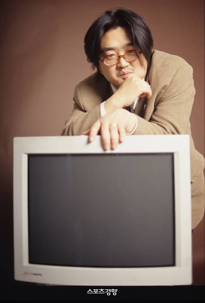 김어준이 약 6년간 진행해온 ‘뉴스공장’ 하차가 점쳐지고 있는 가운데 찬반논쟁도 이어지고 있다. 경향신문 자료사진