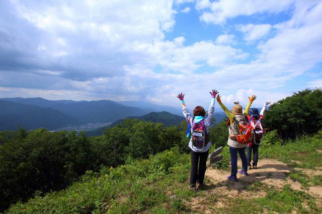 ▲ 비봉산 박달고치 숲길 조성사업이 지난 10월 마무리되면서 등산객에게 개방됐다.[강원도민일보 자료사진]
