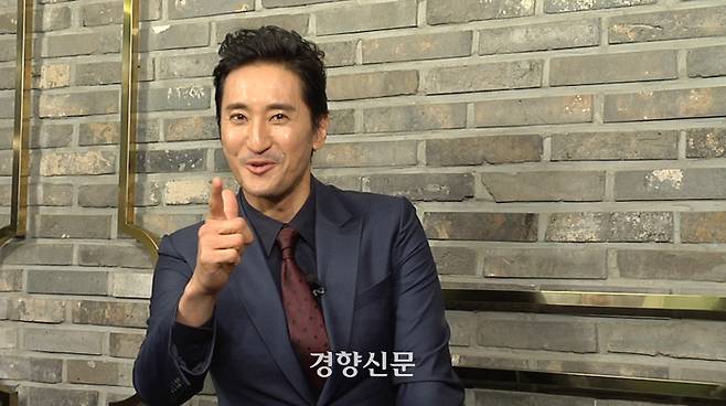 배우 신현준이 출연한 아리랑TV 방송 ‘쇼비즈 코리아’의 한 장면